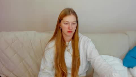 Snapshot of agnesarden chatting on 11.16.25 AgnesArden online show from 11.16.25