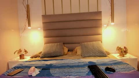 agnesrocuzzo online show from 10.21.25