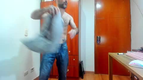 Agustin online show from 12.14.24