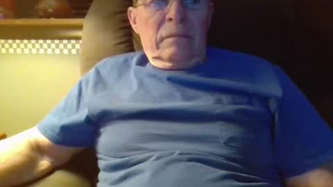 Snapshot of aguynrkfrd chatting on 12.25.24 aguynrkfrd online show from 12.25.24