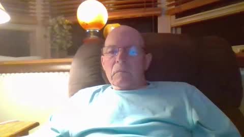 Snapshot of aguynrkfrd chatting on 09.21.25 aguynrkfrd online show from 09.21.25