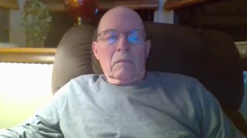 Snapshot of aguynrkfrd chatting on 12.15.25 aguynrkfrd online show from 12.15.25