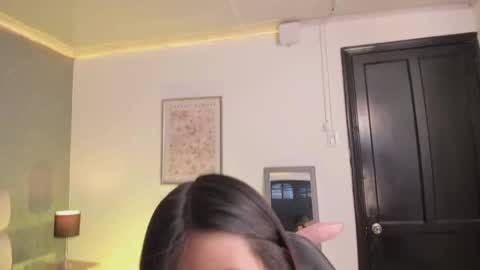 Snapshot of ah_mara chatting on 09.22.25 Ahmara online show from 09.22.25