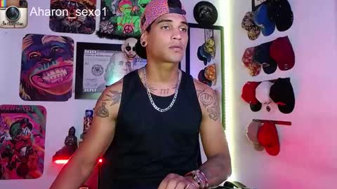 Snapshot of aharon_sexo1 chatting on 01.18.25 Aharon  Zamora online show from 01.18.25