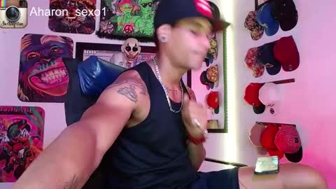 Snapshot of aharon_sexo1 chatting on 01.19.25 Aharon  Zamora online show from 01.19.25