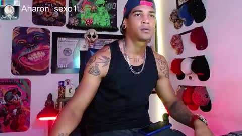 Snapshot of aharon_sexo1 chatting on 01.21.25 Aharon  Zamora online show from 01.21.25