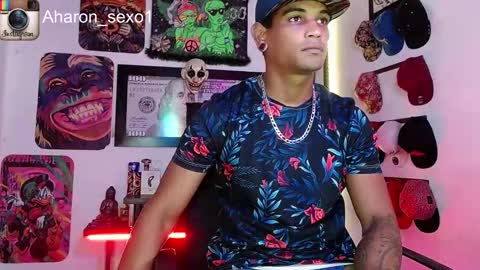 Snapshot of aharon_sexo1 chatting on 01.21.25 Aharon  Zamora online show from 01.21.25