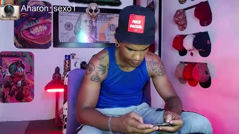Snapshot of aharon_sexo1 chatting on 01.26.25 Aharon  Zamora online show from 01.26.25
