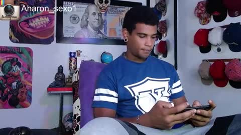 Snapshot of aharon_sexo1 chatting on 01.28.25 Aharon  Zamora online show from 01.28.25