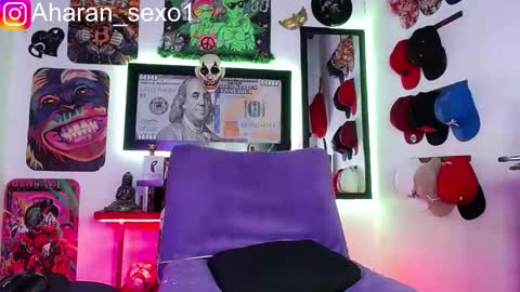 Snapshot of aharon_sexo1 chatting on 02.11.25 Aharon  Zamora online show from 02.11.25