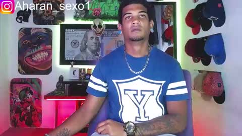 Snapshot of aharon_sexo1 chatting on 02.16.25 Aharon  Zamora online show from 02.16.25