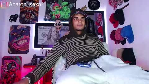 Snapshot of aharon_sexo1 chatting on 02.23.25 Aharon  Zamora online show from 02.23.25