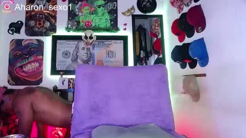 Snapshot of aharon_sexo1 chatting on 02.27.25 Aharon  Zamora online show from 02.27.25