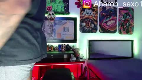 Snapshot of aharon_sexo1 chatting on 03.09.25 Aharon  Zamora online show from 03.09.25