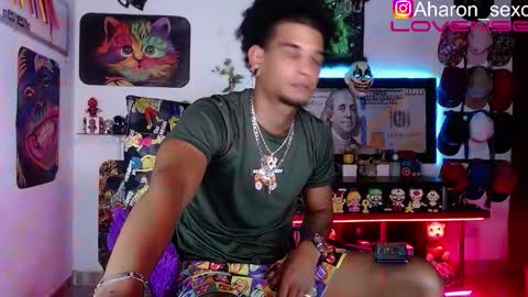 Snapshot of aharon_sexo1 chatting on 10.24.25 Aharon  Zamora online show from 10.24.25