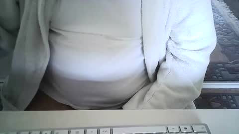 Snapshot of ahmole chatting on 11.19.25 Ole online show from 11.19.25