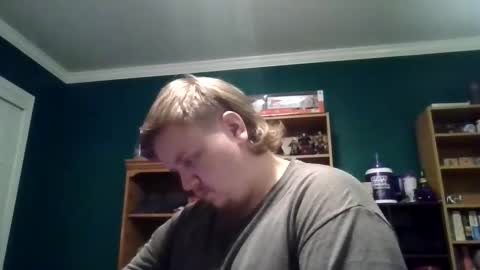 Snapshot of aholbrooks253 chatting on 12.04.24 aholbrooks253 online show from 12.04.24