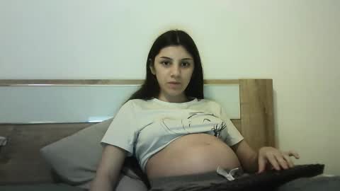 Snapshot of ahotkitty18 chatting on 11.05.25 Selena online show from 11.05.25