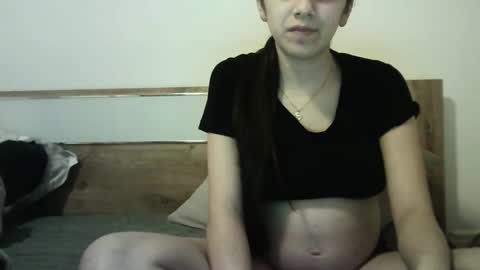 Snapshot of ahotkitty18 chatting on 11.09.25 Selena online show from 11.09.25