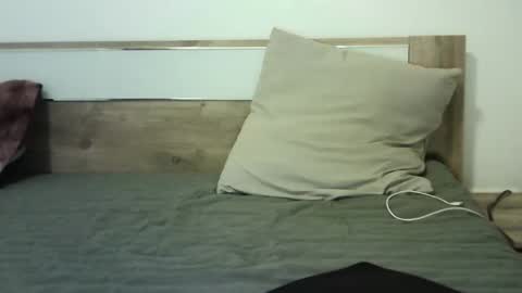 Snapshot of ahotkitty18 chatting on 11.11.25 Selena online show from 11.11.25