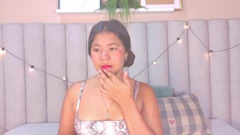 Snapshot of ahslyevans__ chatting on 04.03.26 AHSLY online show from 04.03.26