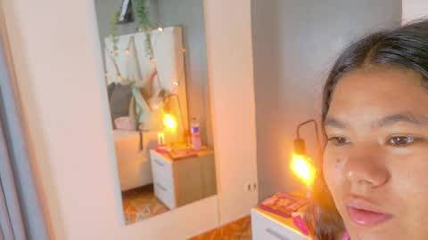 Snapshot of ahslyevans__ chatting on 04.10.26 AHSLY online show from 04.10.26