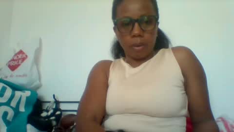 Snapshot of aicha_boobs chatting on 06.16.26 Aicha boobs online show from 06.16.26