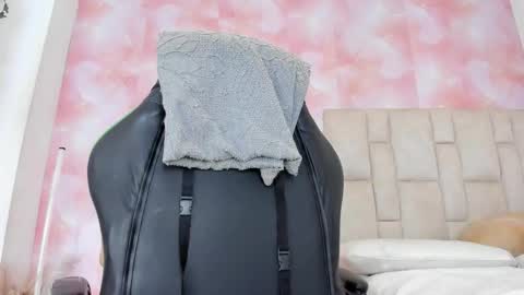 karoline  online show from 02.12.26