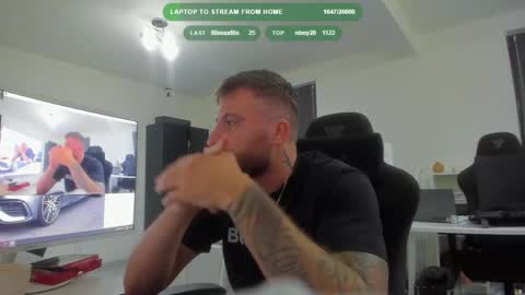 Snapshot of aidenmatthew chatting on 10.04.25 Aiden online show from 10.04.25