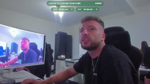Snapshot of aidenmatthew chatting on 10.17.25 Aiden online show from 10.17.25