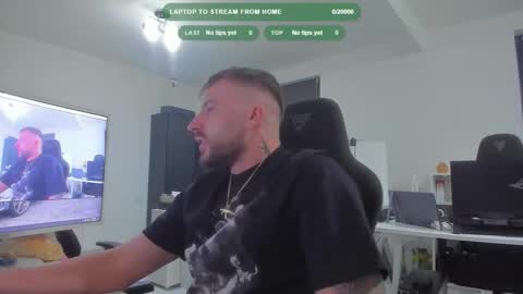 Snapshot of aidenmatthew chatting on 10.19.25 Aiden online show from 10.19.25