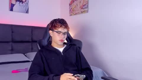 Aiden  online show from 10.10.25