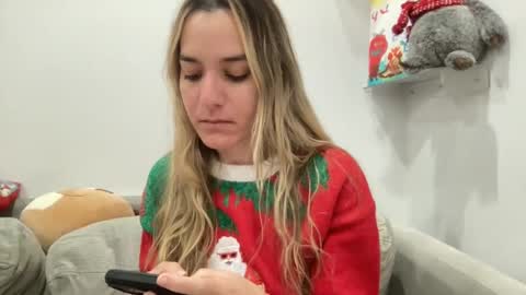 Snapshot of ailebun chatting on 12.25.24 Aile online show from 12.25.24