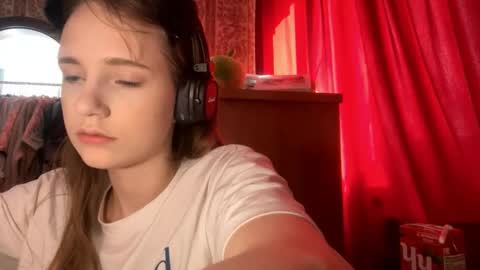 Kira online show from 10.12.25