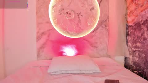 Ailyn online show from 10.13.25