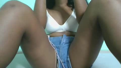 Snapshot of aimeamour chatting on 01.20.25 aimeamour online show from 01.20.25