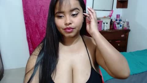 Snapshot of ainara__stone chatting on 01.09.25 AINARA LIZ online show from 01.09.25
