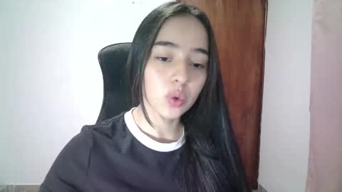 Snapshot of aineangeel chatting on 09.14.25 AINE online show from 09.14.25