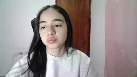 Snapshot of aineangeel chatting on 10.09.25 AINE online show from 10.09.25