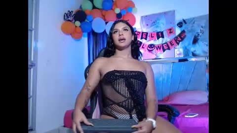 Snapshot of aisha299 chatting on 10.17.25 aisha299 online show from 10.17.25
