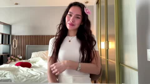 Aisha online show from 04.12.26