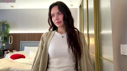 Aisha online show from 04.19.26