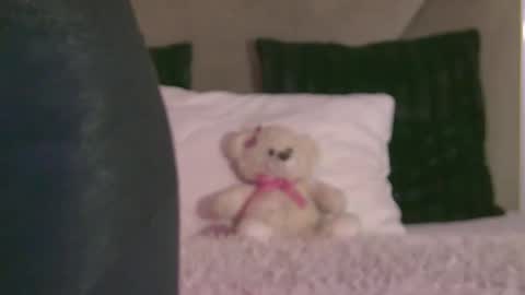 AishaHummer online show from 11.11.25