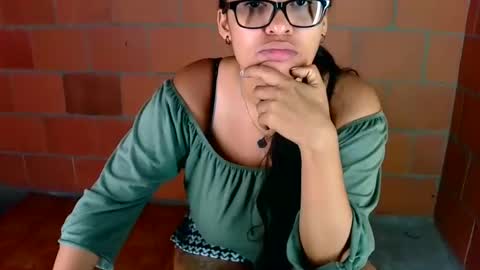 aisha koswell3 online show from 11.14.25