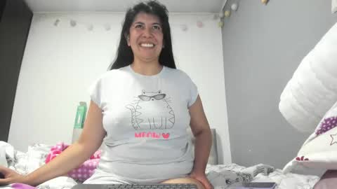 Snapshot of aisha_latina chatting on 05.15.26 Katie online show from 05.15.26