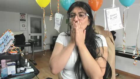 Snapshot of aisha_latina chatting on 06.04.26 Katie online show from 06.04.26