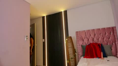 AISHA  MOORE online show from 04.10.26