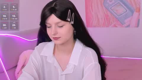 Aisha online show from 12.02.25