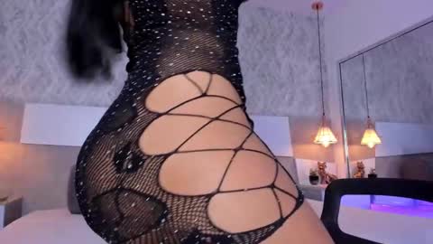 Aisha online show from 03.10.25