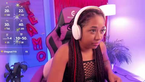 Snapshot of aisharose_ chatting on 02.14.25 Aisha online show from 02.14.25